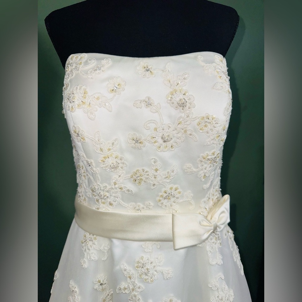 Oleg cassini wedding drees - Picture 3 of 7
